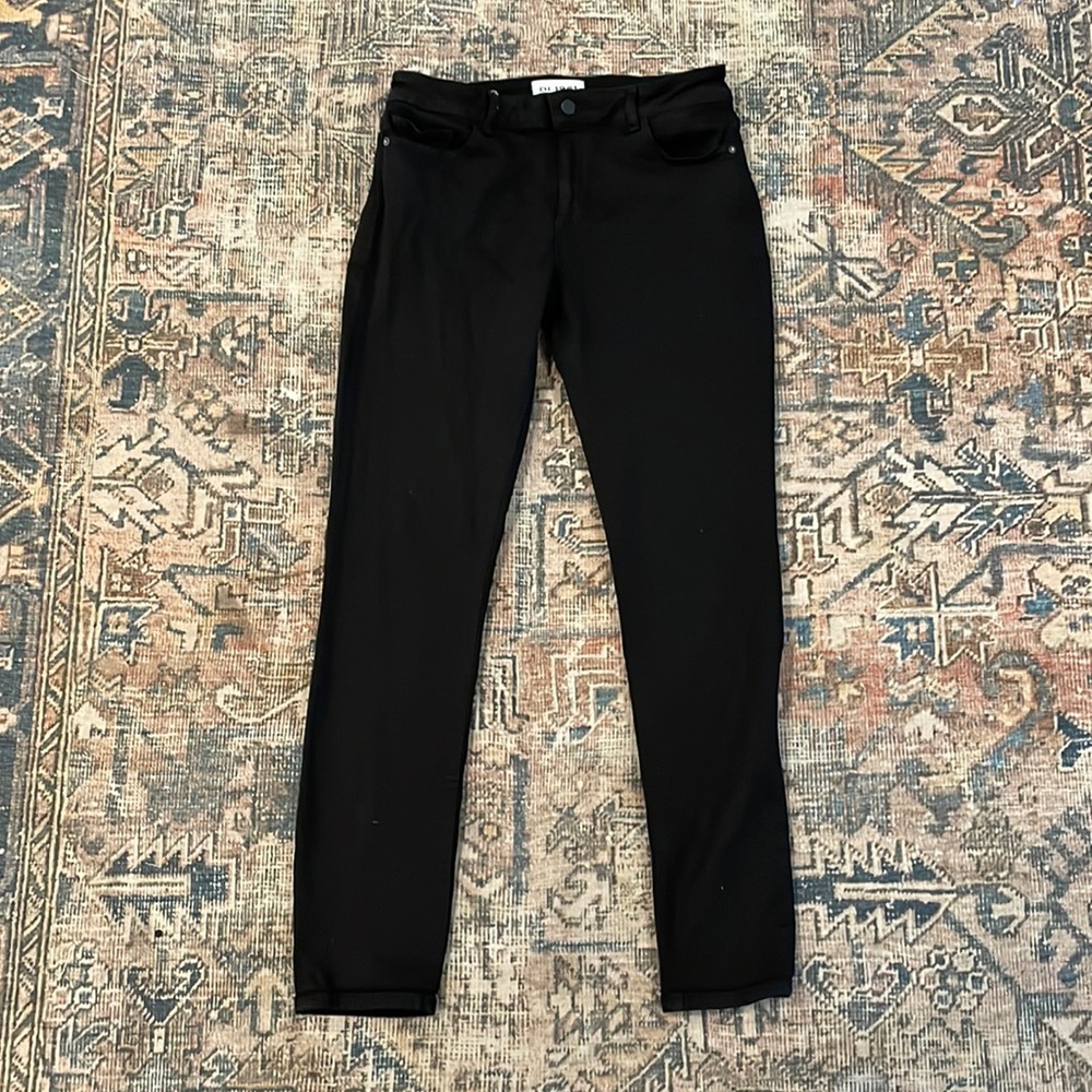 DL 1961 Florence Jeans. Stretch denim. Size 30.